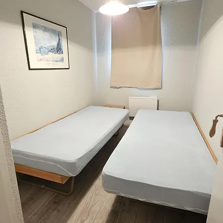 Apartment - Inout - 3 Beds Flat J-b3 *